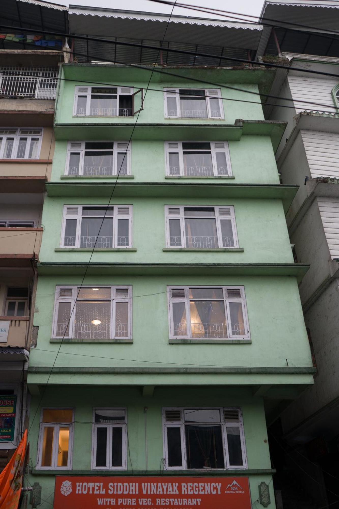 Hotel Siddhi Vinayak Regency, Mg Marg Gangtok Exterior foto